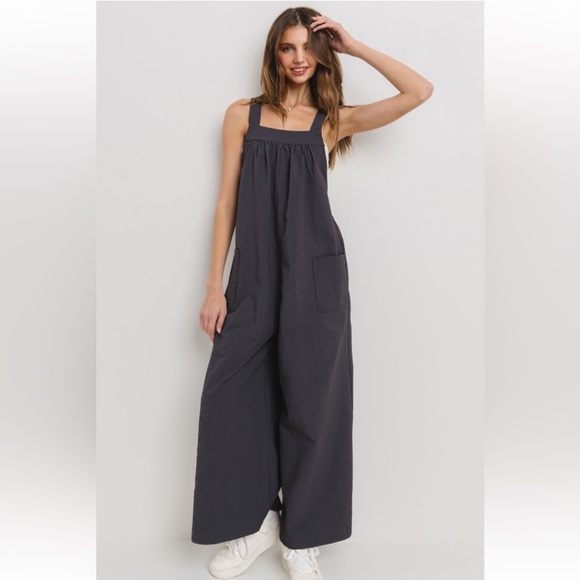 03 Fabulous Textured Wide-Leg Jumpsuit - Picture 2 of 6